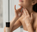 Prevenção de Rugas no Pescoço e Colo: A Área Esquecida do Skincare - Time Secret