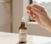 Sérum Intensive Repair para flacidez: Como o retinoide age na pele 50+ - Intensive Repair